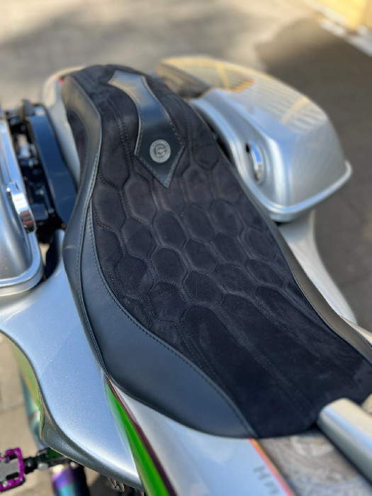 Seat and tank connection on TITAN
